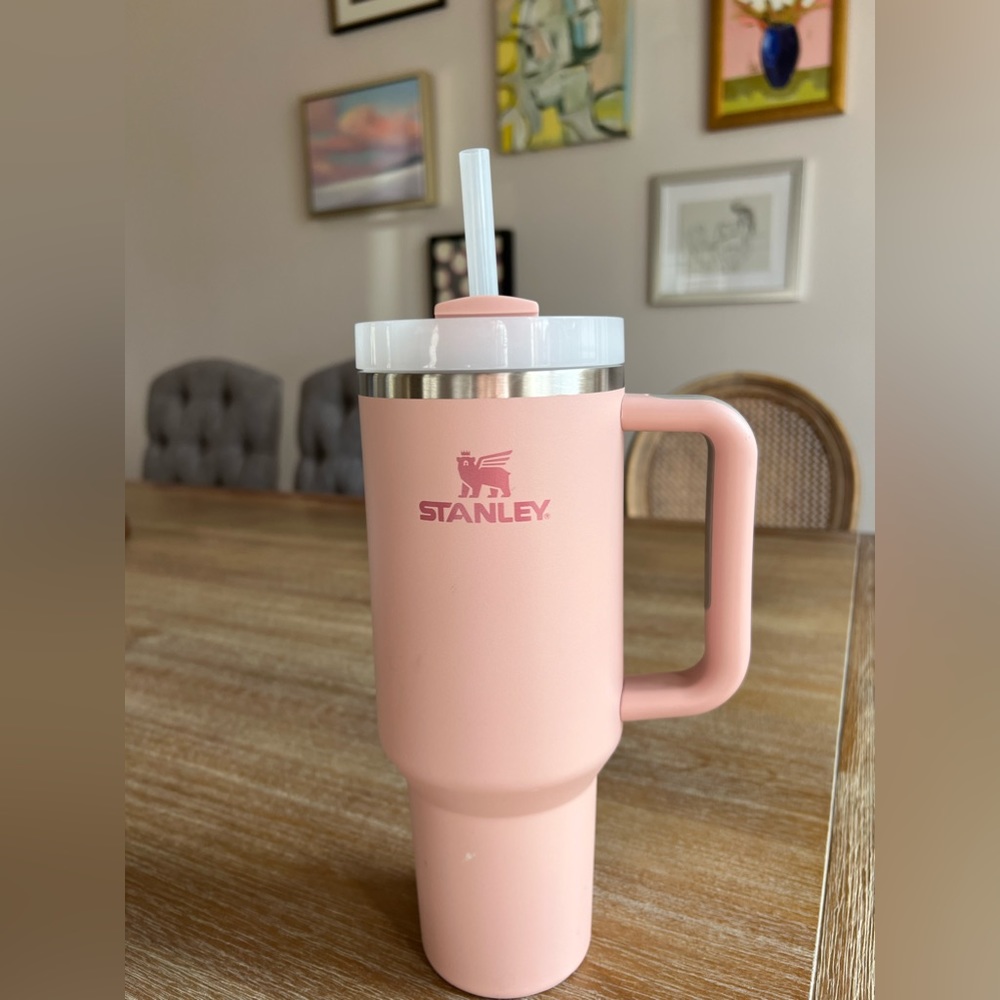 Pink Stanley Quencher H2.0 40 oz tumbler